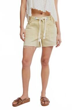 NEW FREE PEOPLE moxie barrel shorts in whipped butter